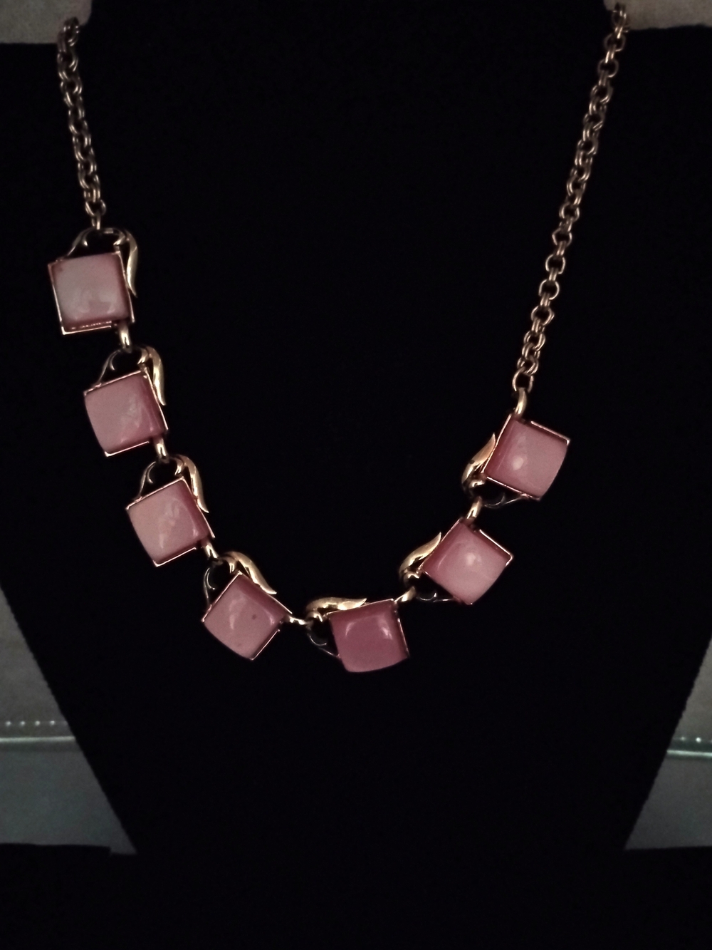 Gold-Tone Necklace with Pink Square Cabochons - Picture 4 of 5